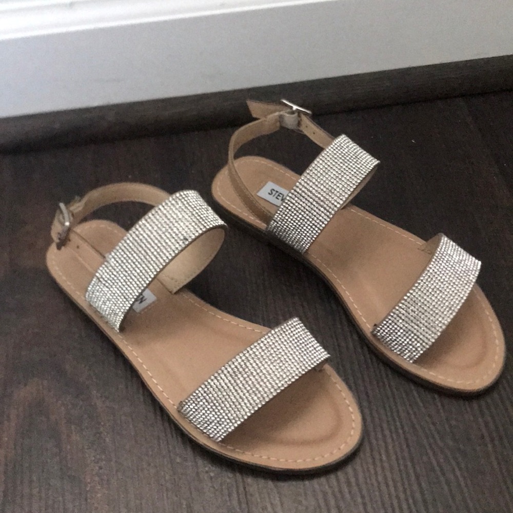 Never worn Steve Madden Sandals